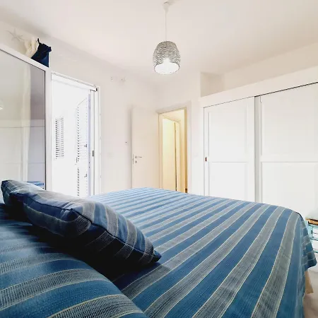 Finn House Apartment